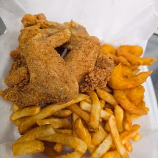 #7. 5 Whole Wings and 10 Large Shrimp with Fries